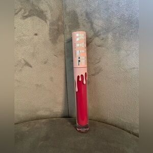 Kylie "Extraordinary" Matte Liquid Lipstick